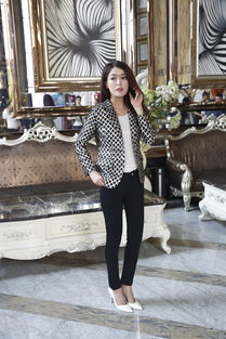 明星同款女装 工厂直供，品质与潮流并行